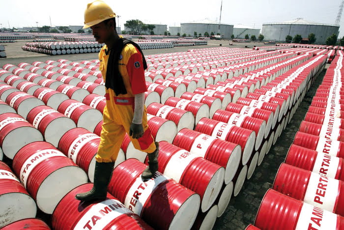 Preço do barril de petróleo pode não chegar aos USD 100 este ano