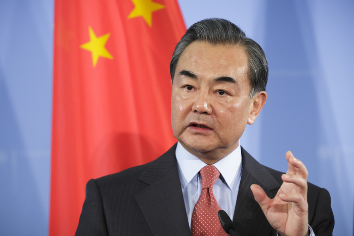 Ministro chinês  dos Negócios  Estrangeiros  chega esta tarde