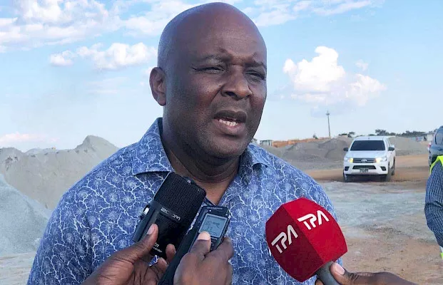 Ministro anuncia para este ano asfaltagem da estrada de Massangano